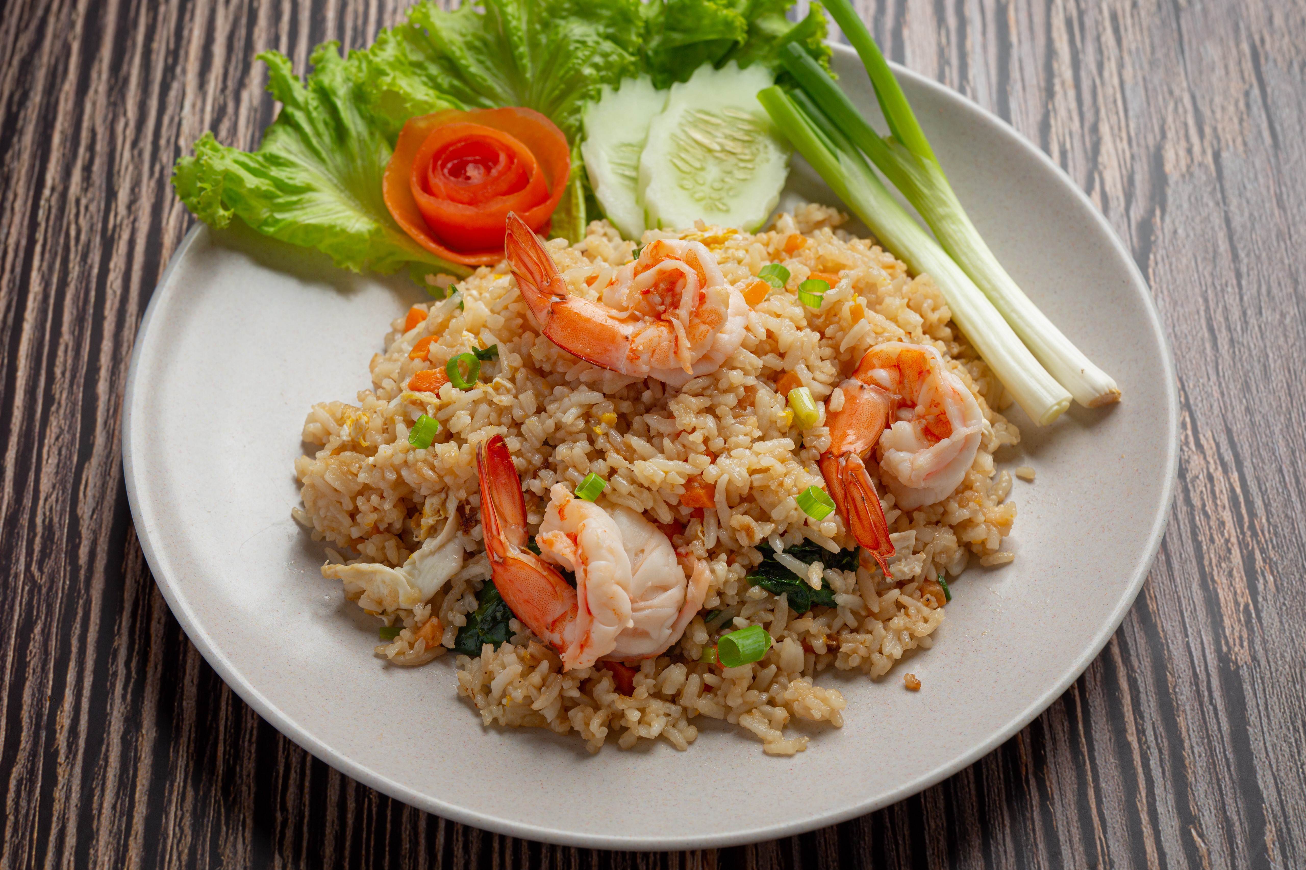 Pork Pad Thai: Authentic stir-fried rice noodles with pork - ผัดไทยหมู